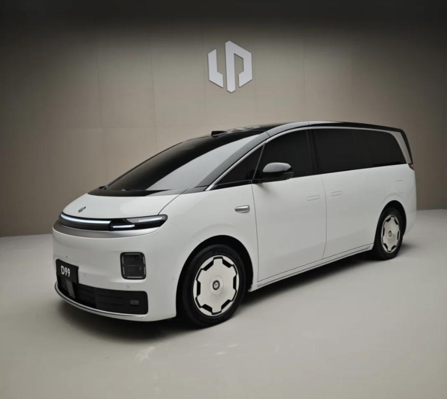 5.2米大块头，风阻却比埃尔法还低？零跑D99怎么做到的。近日，一场关于M