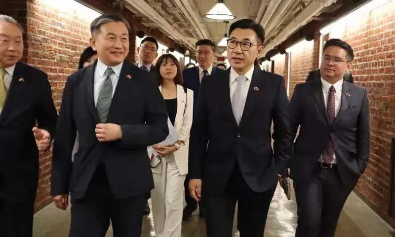韩国瑜会美前司令：仰赖美国防务支持。今日，韩国瑜在立院会见了前美军印太司令，韩