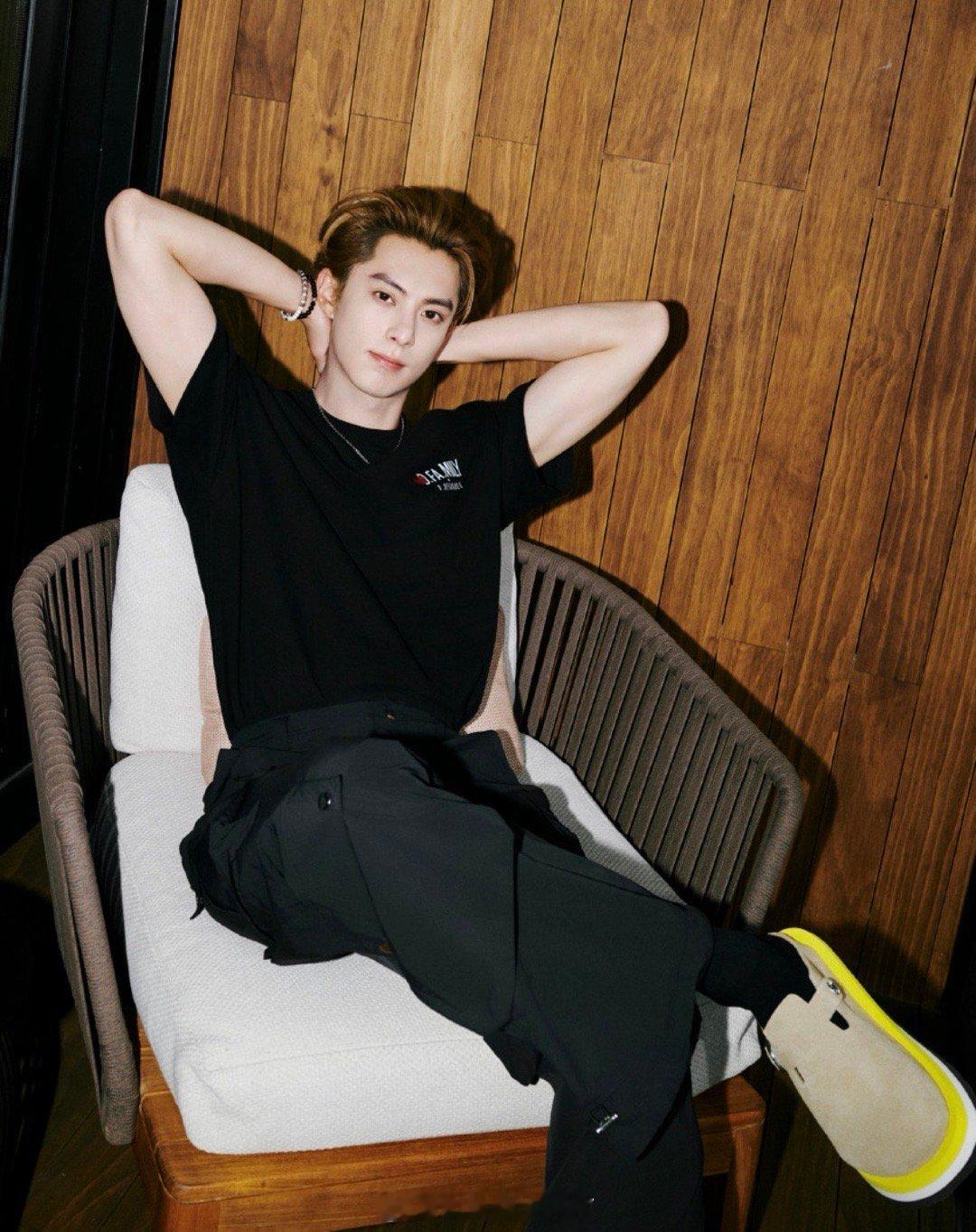 有网友说王鹤棣的流量一直都很虚，数据氪金商务都不行，大家怎么看？