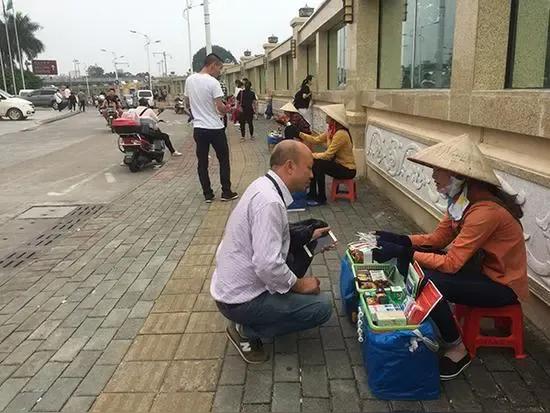 前几年好多越南人来佛山里水打工，现在又反转了，里水这儿的好多打工人，又开始去越南