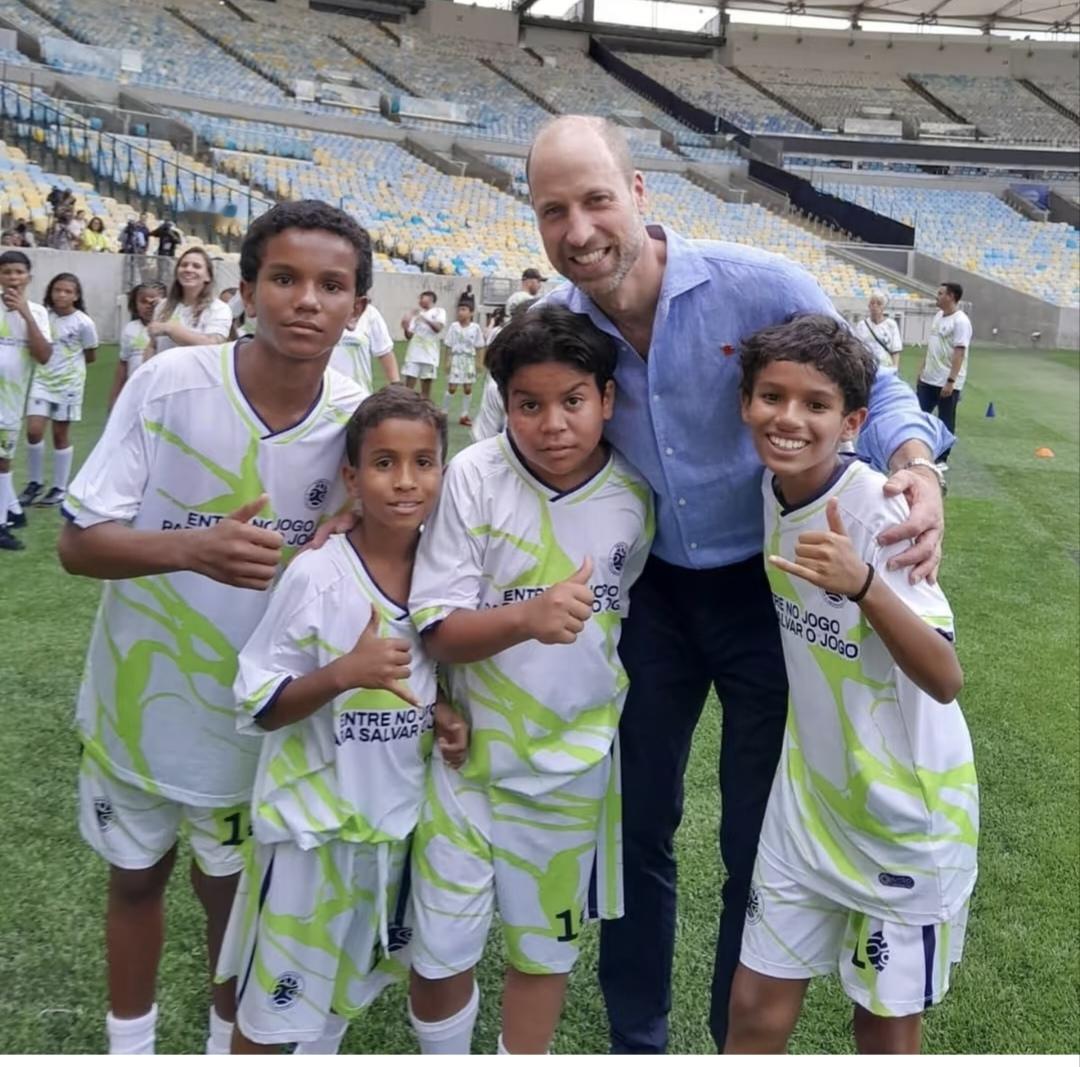 43岁的威廉王子目前已抵达巴西，他发起的地球卫士奖将在里约内热卢举办。11月5日