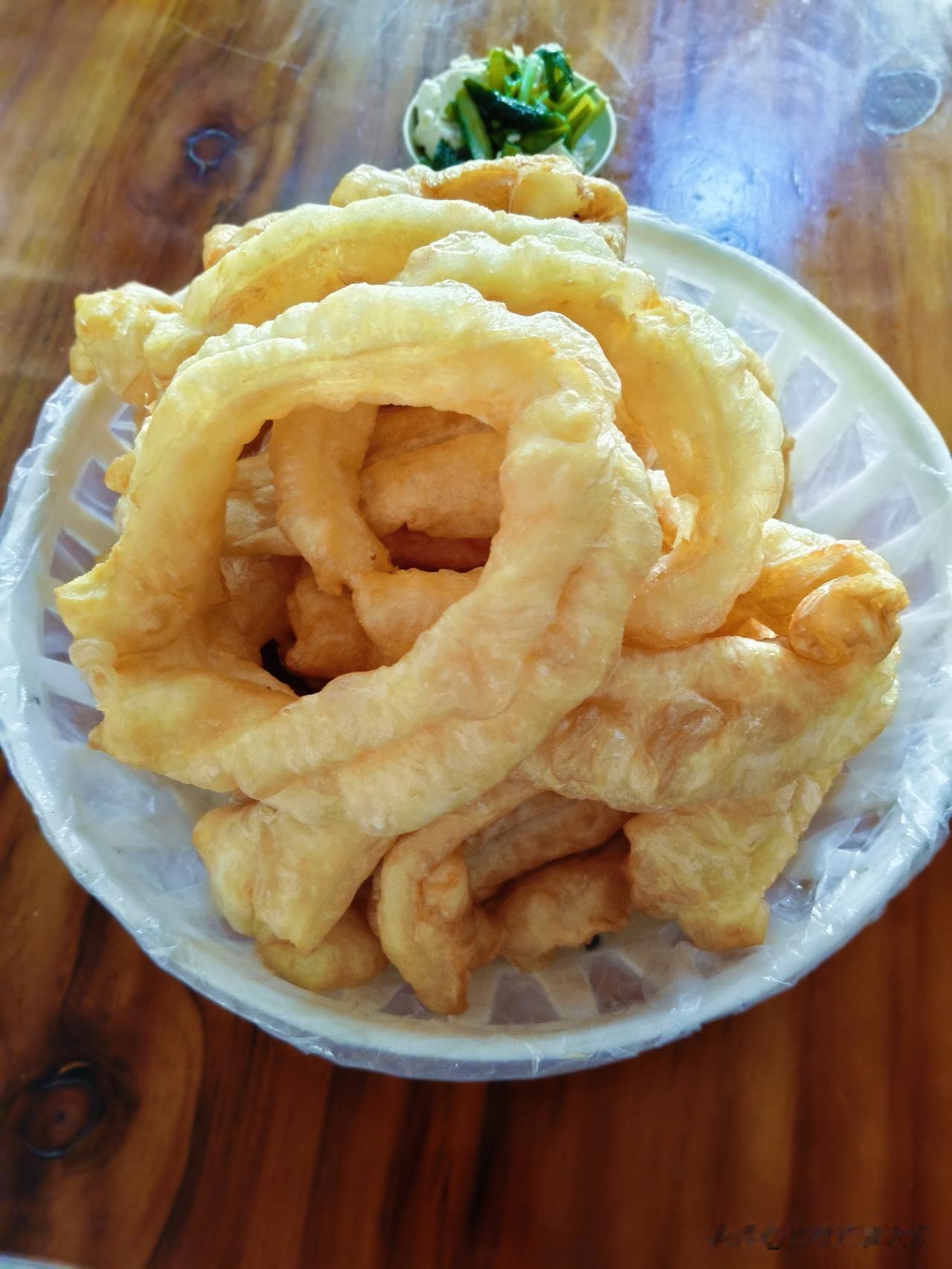 今天去临清，路过恩城，吃个恩城老豆腐。七点出门，没吃早饭，朋友说，去恩城吃老豆