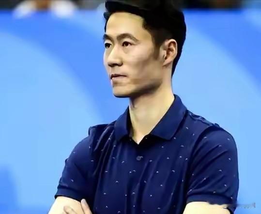 【王励勤能否把樊振东叫回来，直接影响国乒在洛杉矶成绩】谈到目前国乒男队的成绩，让