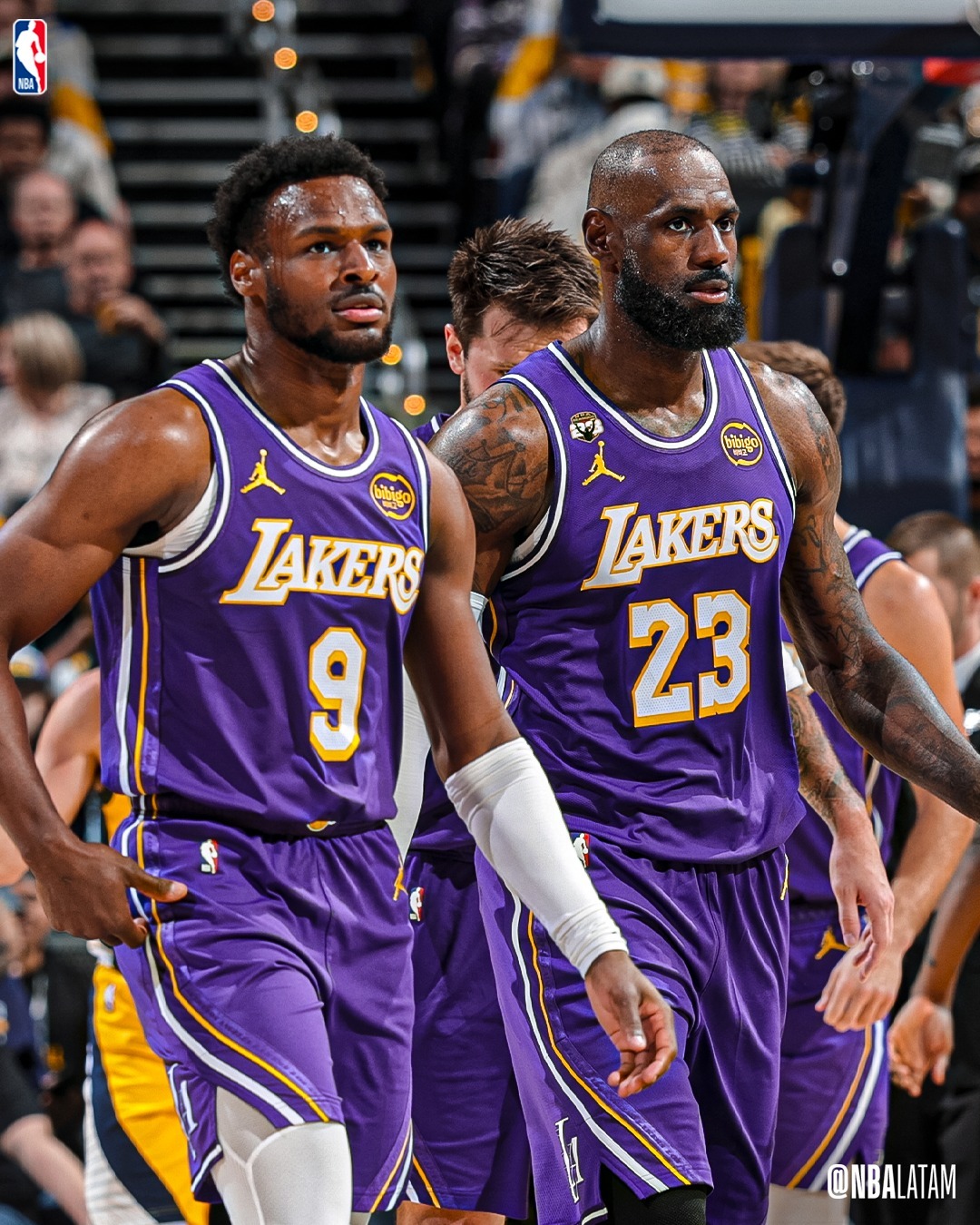 今天比赛中，老詹与布朗尼再度上演父子同台。里夫斯赛后表示子自己依然觉得难以置信：