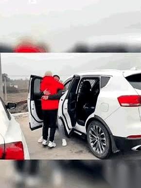 湖南一个哥哥，开车回家过年，路上随手给弟弟发了句玩笑：哥饿了，想吃你做的饭。他