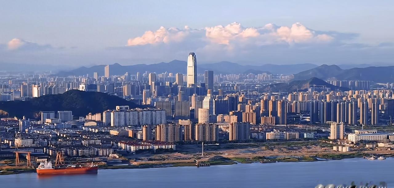 台州到底先“吞”临海还是“吃”温岭？我跟你说，这事儿市里其实早就想好了，只是