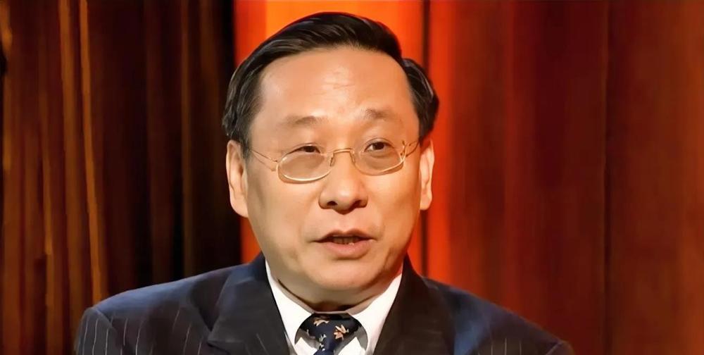 “一句话把菲律宾学者问住：1898年条约里，黄岩岛到底写没写？”高志凯在菲律宾抛