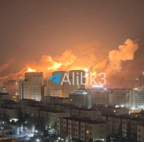 美国和以色列空军，猛烈炸碎伊朗首都德黑兰，打击伊朗革命卫队总部，伊朗巴斯基民兵总