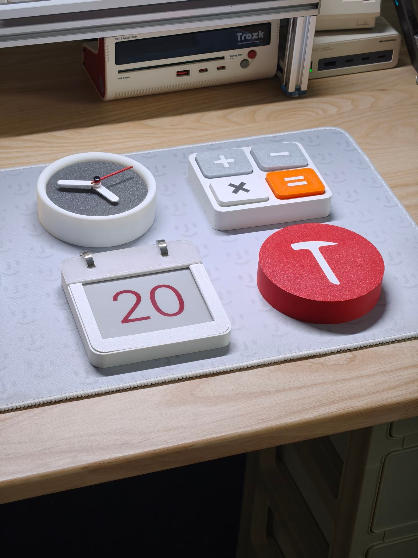 刷小🍠看到有玩家3D打印了锤子图标实物版，你别说，还挺好看的！