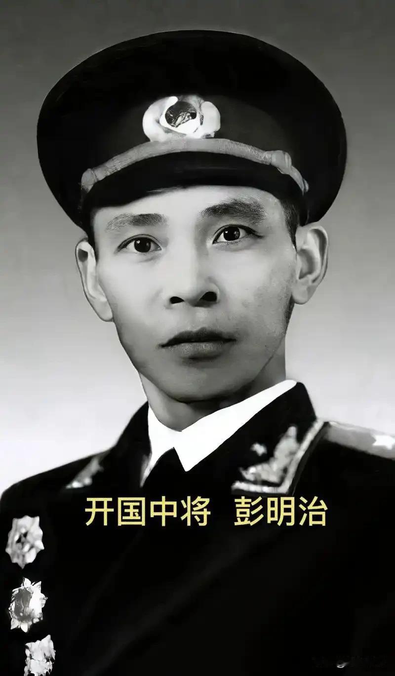 两年从旅长蹿到司令！一封绝密电报砸来，他当场懵圈：这官升得太疯了从旅长到司