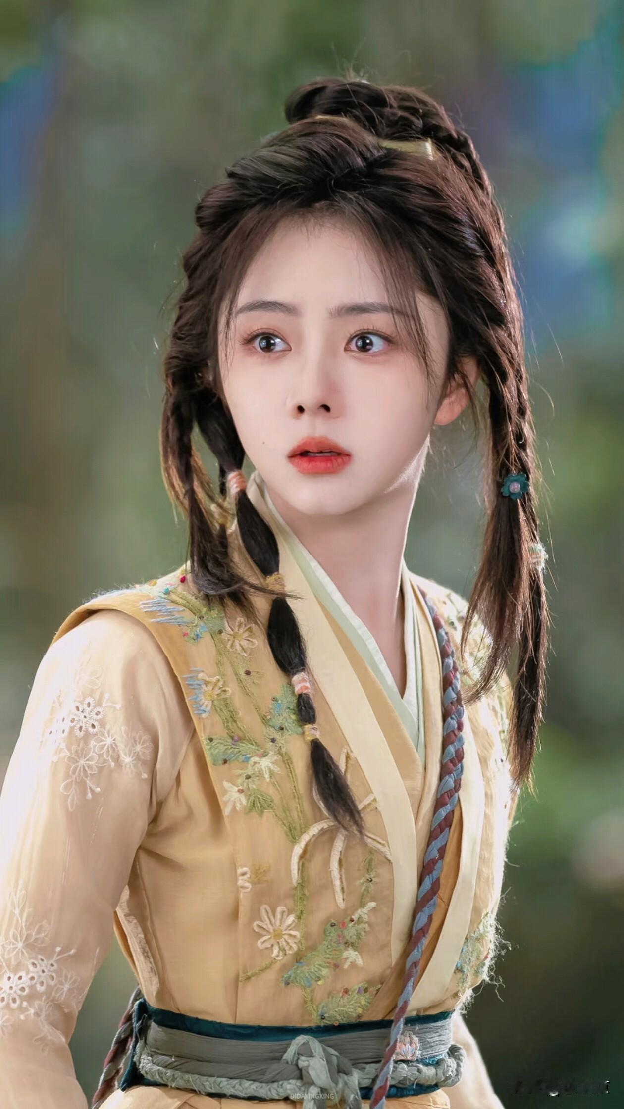 谭松韵主演《逍遥》好尴尬！热搜全是客串赵丽颖。《逍遥》开播，局面真有点尴尬！明明