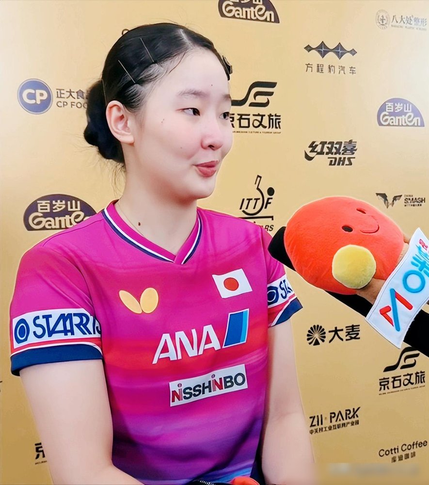 球打到搭档身上，连头都不回一下，松岛辉空就这么把张本美和晾在场上。1比3输给韩国组合，混双半决赛直接