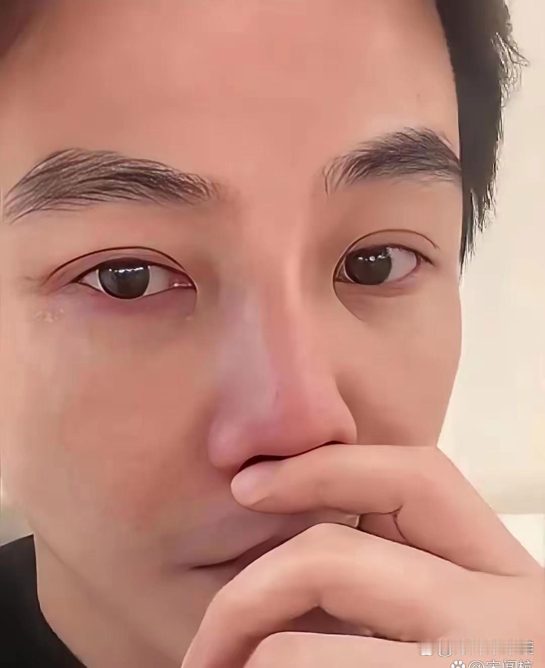 孙坚在节目里很直白地说，家里人一直把他当提款机。姐姐住月子中心花掉15万，直接记