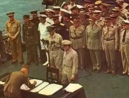 俄罗斯外交部反手翻开了一本旧账：1941年纳粹入侵苏联，2000多万人没了命，城