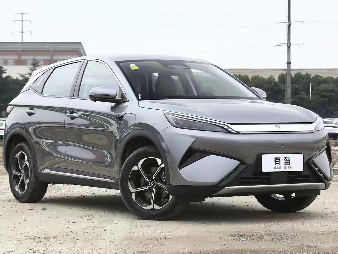 以800V刚普及，900V突然落地，比亚迪真不讲武德了。