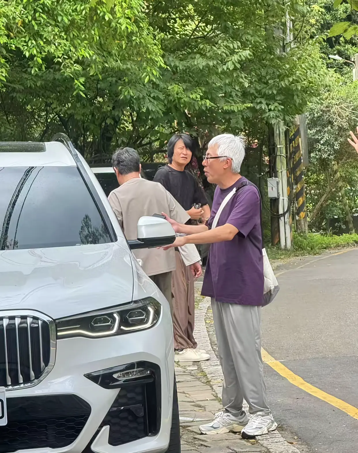 一股莫名的心酸涌上心头，一代人的记忆，原来明星们也开始老去