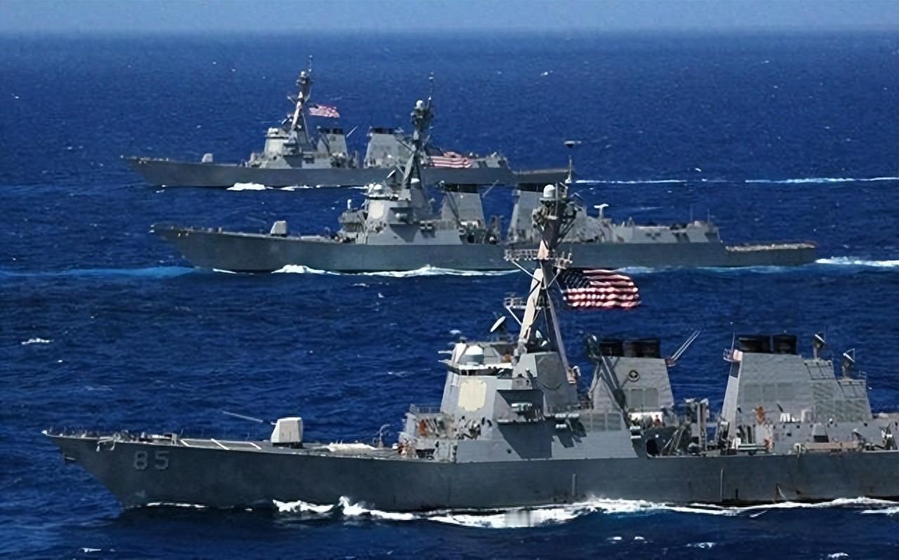 谁能把美国彻底干趴下？是拥有数千枚核弹的俄罗斯，还是工业产能狂飙的东方大国？都不