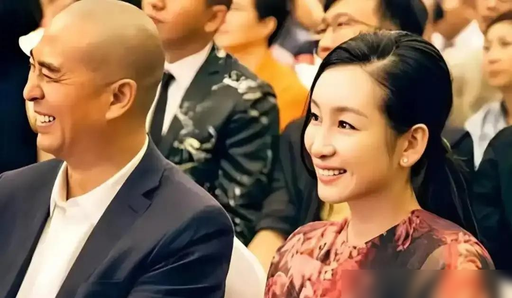 张嘉译亲口认怂：整个演艺圈，我最怕的就是秦海璐。跟闫妮搭戏，他游刃有余，跟宋佳对戏，他松弛自如。唯独