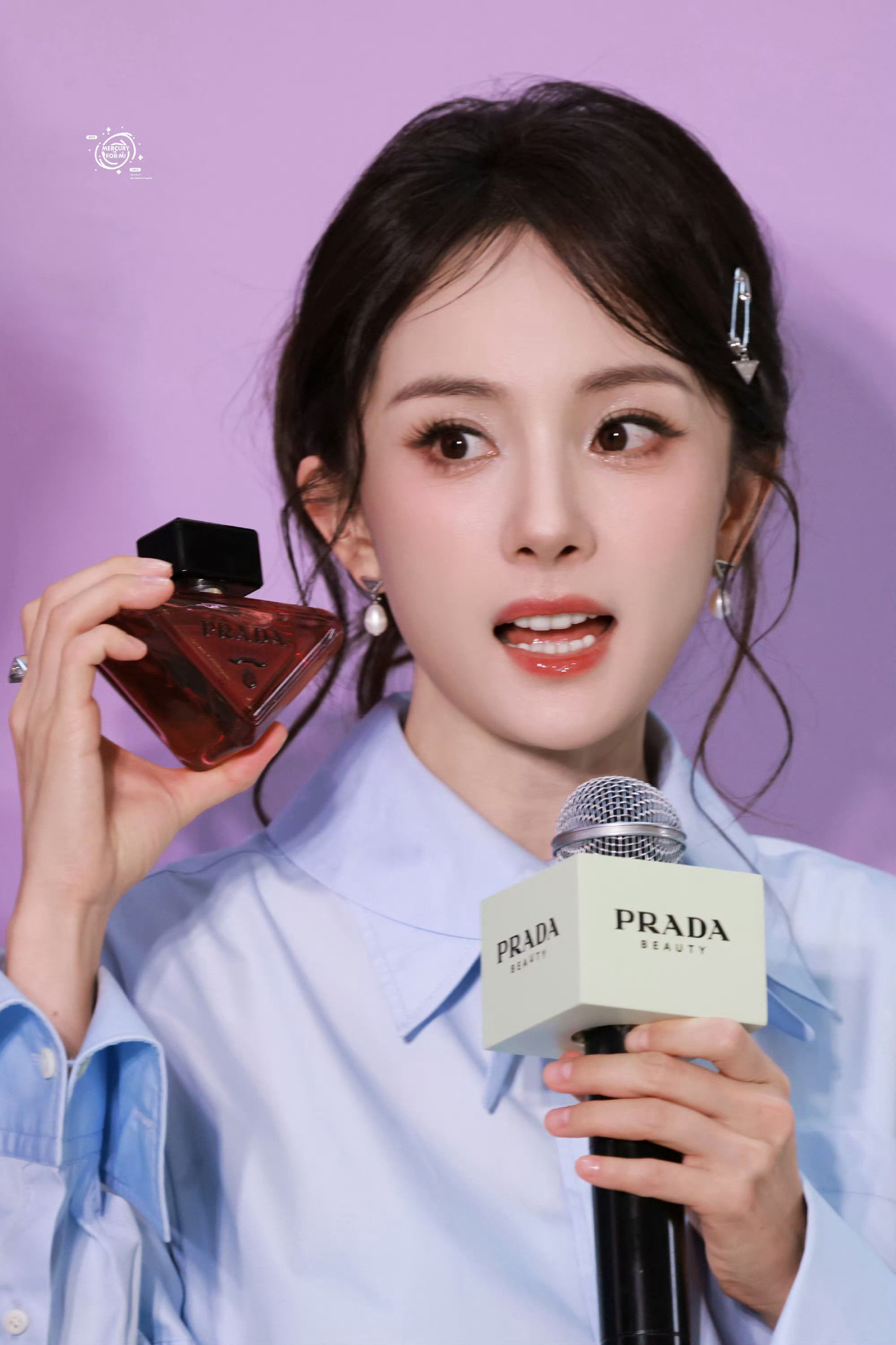 杨幂高智职场OL造型今日美图