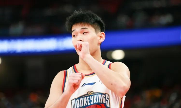 林葳参加NBA选秀落选了，然后但是他并没有放弃，马上去参加NBA发展联盟G联赛选