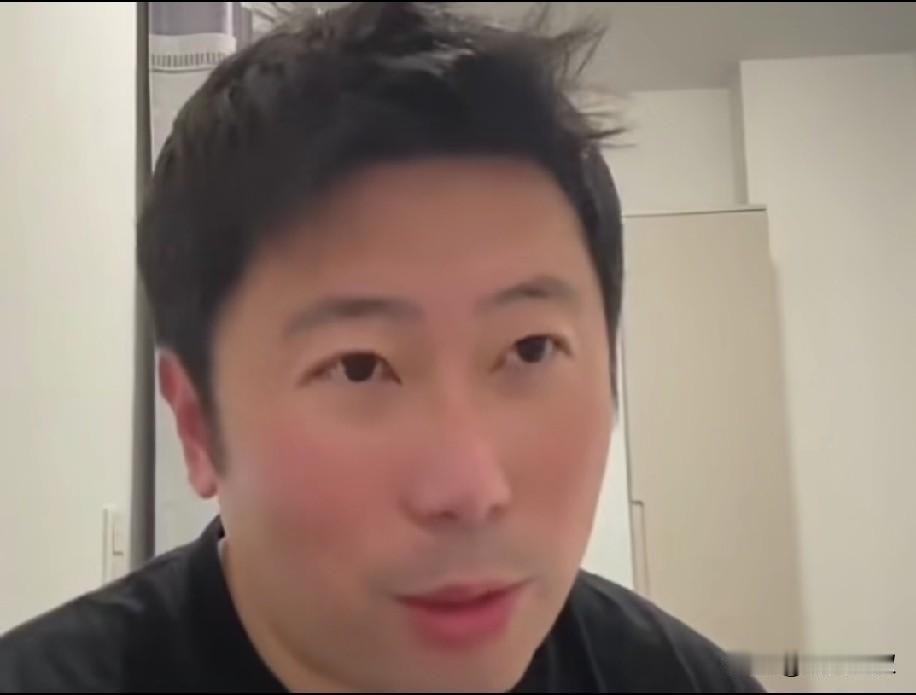林诗栋为什么总输给小布？雷洋说:石头接长球的技术有bug！他说:石头看似是