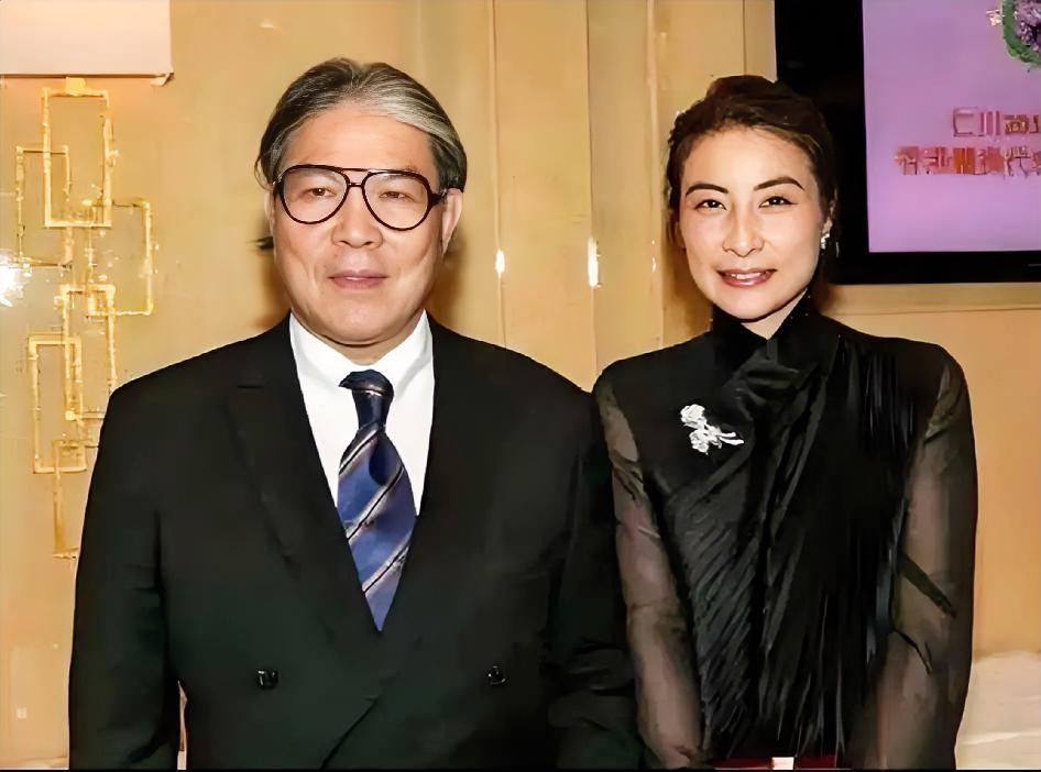 但凡换了其他豪门，都做不出来霍震霆这样的举动，79岁的他自爆，每周去大儿子家