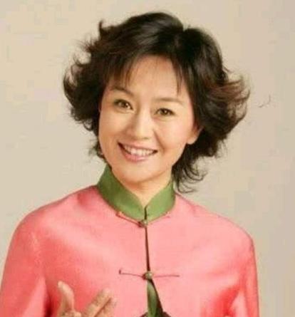 1999年，鞠萍向丈夫提出了离婚，丈夫同意离婚，却让她二选一，孩子和财产只能带走