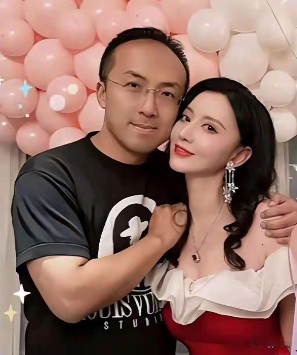 这个岁数还下得去口，而且是公共场合，绝对是真爱了啊