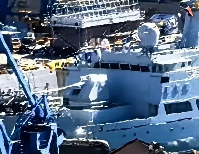 这么大的舰炮，054B、052D和055都不适合搭载，这必然是为新一代水面大舰准