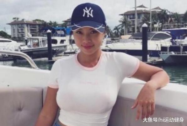 健身女神不足160体重却有140斤, 这样的丰满身材神似卡戴珊
