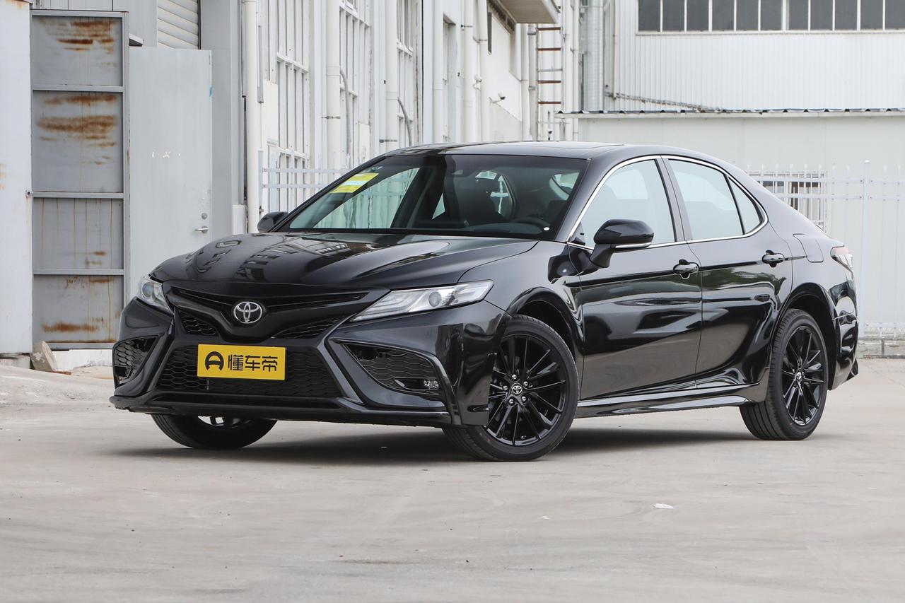 家人们谁懂啊！我这凯美瑞双擎开了一年多，真就是“省心小能手”！油耗低到感人，市区