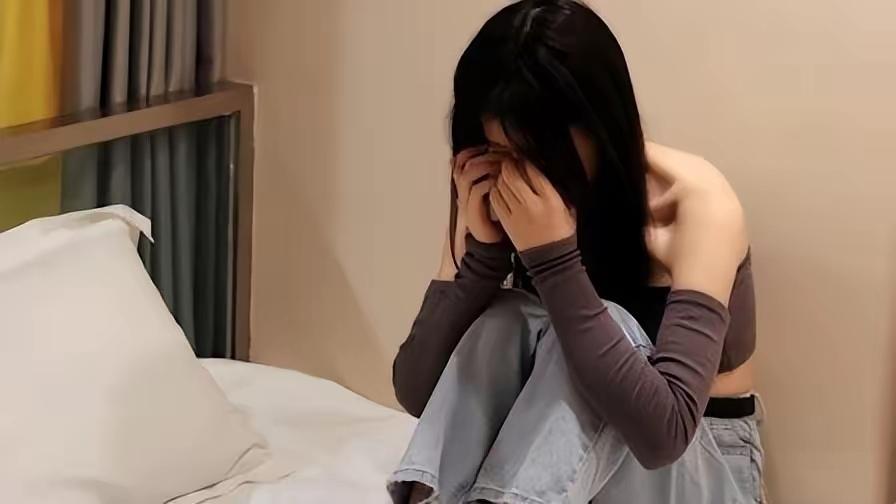 “我给过100块了！”25岁男子邀14岁女孩吸“上头烟”后发生关系，事后给100