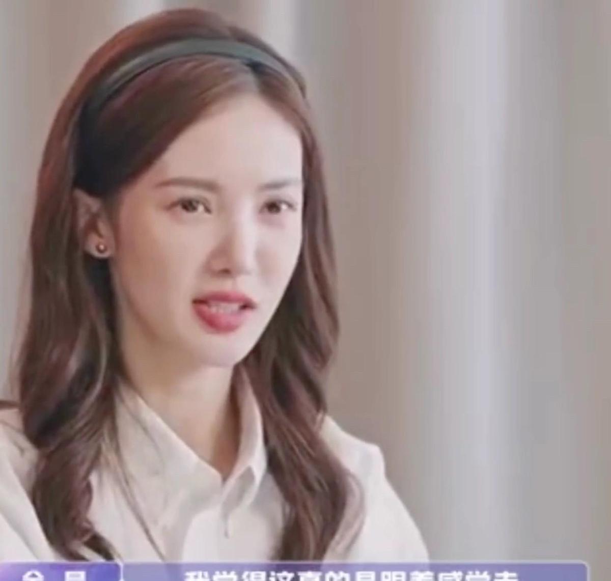 别看她谈过顶流。如今让金晨收心的男人，恰恰是她“淘汰”了整个娱乐圈后，亲手筛出