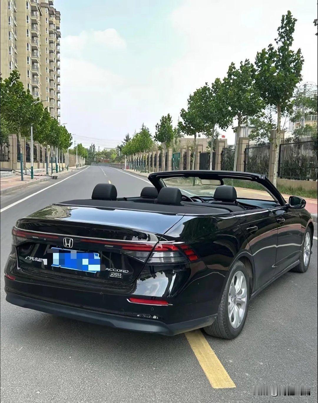 如果我不说：你知道他是雅阁吗？不看车标光看外观真的认不出来。民间改装的个性之