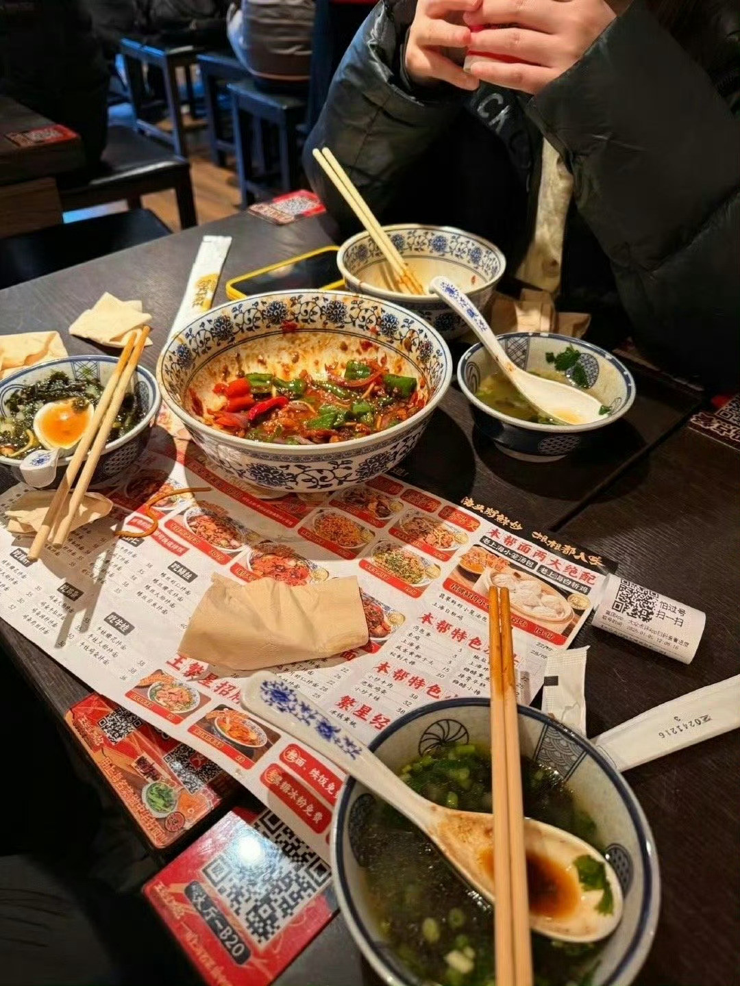 三个人吃一碗无限续面的面，会丢人吗？