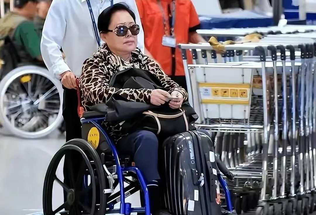 70多岁的资深戏骨斯琴高娃老师，原本在瑞士安度晚年，就连国籍都早已转为瑞士。然而