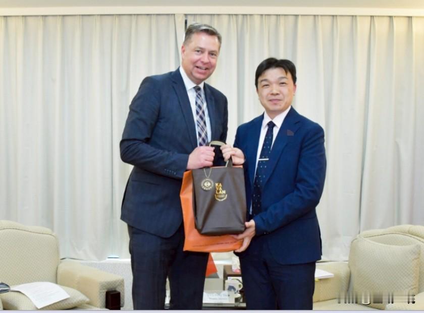 德国议员叫嚣：“坚决反对中国将台湾问题视为内政”德国联邦议院议员迈尔近期在窜