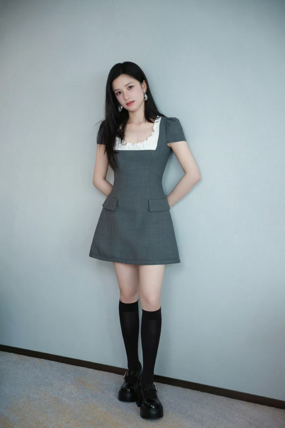 娱乐张婧仪黑长直学姐风张婧仪学姐look张婧仪黑长直学姐风美得我眼睛亮了