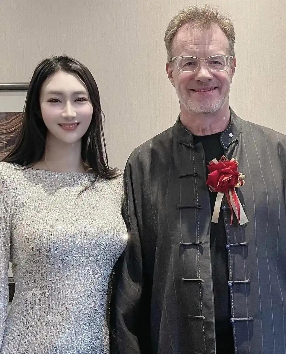 不是岁月偏心，是他操的心太多了！大山回加拿大快20年，到底在忙什么？答案让人意外