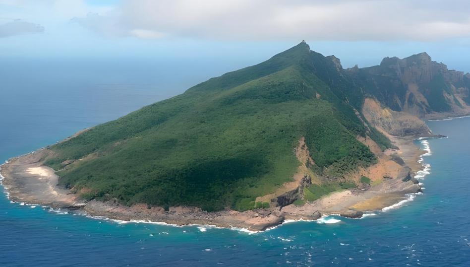 为什么说眼下是实控钓鱼岛的最好时间呢。首先，钓鱼岛及其附属岛屿是中国固有领土，我