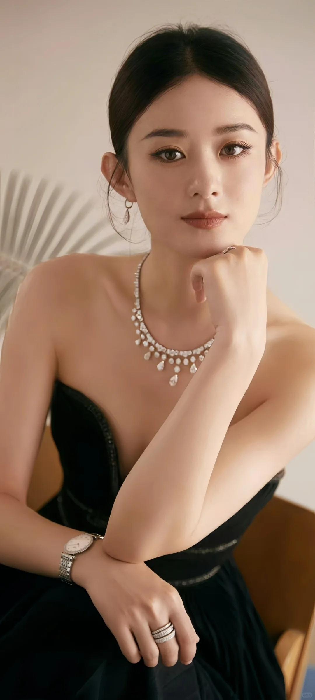 造城者首发剧照《造城者》释出的首发剧照，我刚看了，最让我有感而发的是两位主演的赵