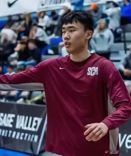 北控专捡别人不要的球员啊！一个罗汉琛，人家深圳签了都不用，结果北控拿来当宝贝，