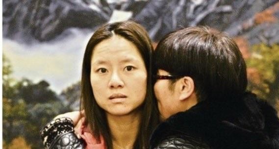 很多人只知道郑钦文和李娜都是湖北人，但真去扒一下她们背后的底牌，你会发现两人拜的竟然是同一座“山头”