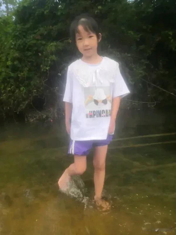 河南鲁山8岁失联女孩姑姑发声河南鲁山8岁失联女孩姑姑发声河南鲁山8岁女童随奶