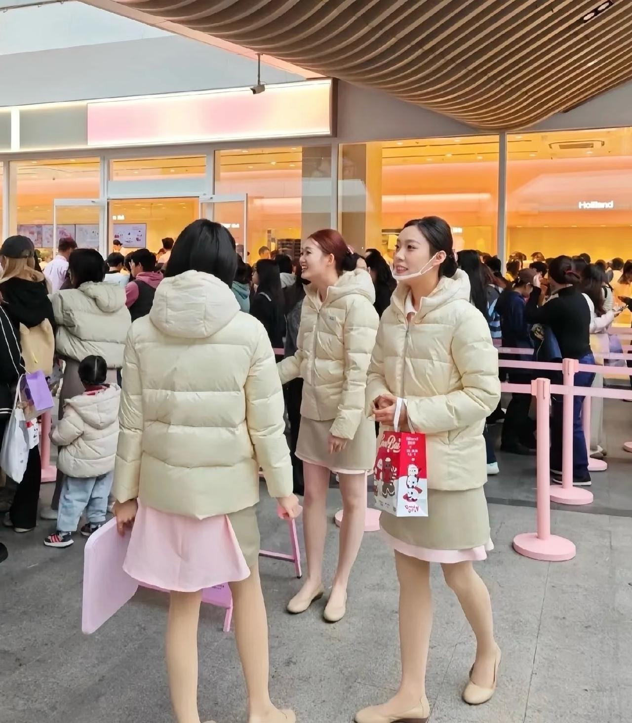 冬季好利来。我觉得他们这么穿很好看颜色很舒服，看起来也有保暖性，但是可以的