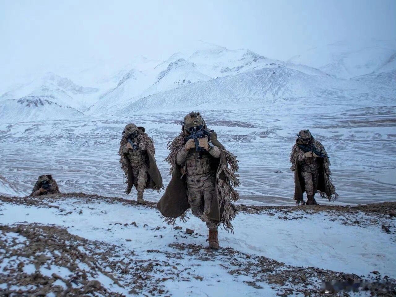 雪山高原有点《林海雪原》的感觉陆军老大哥烽火问鼎计划中美军事力量
