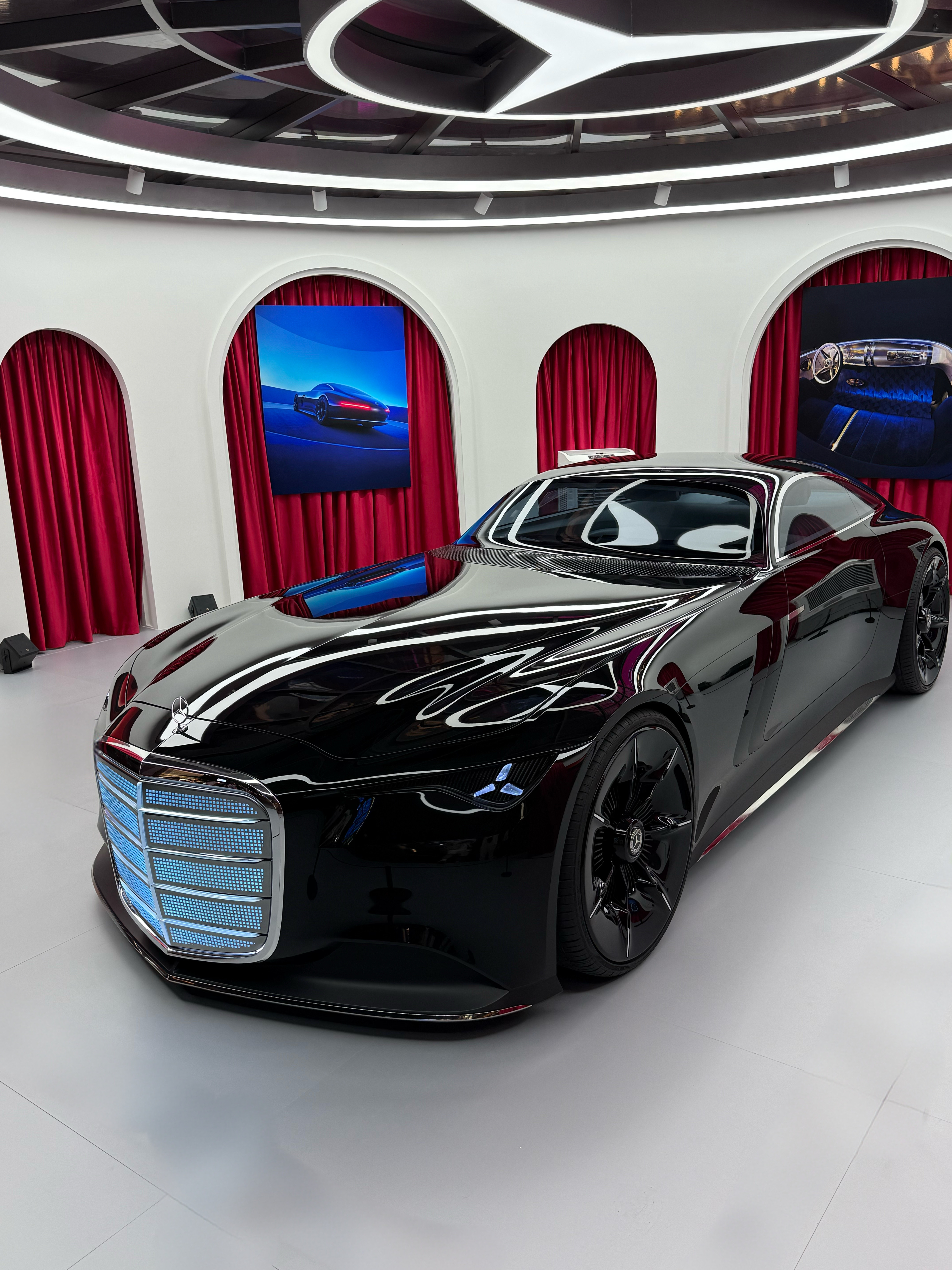 你们说，现在复古风这么火我邻居会不会后悔把自己的老奔驰报废了[哭哭]…​​​