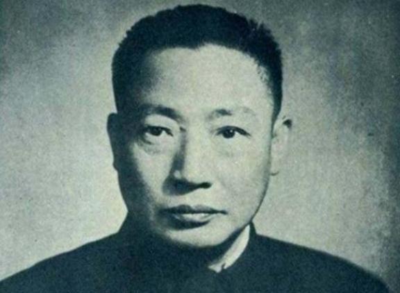 蒋介石败退台湾前，要求毛人凤务必将这三人杀掉，但毛人凤看了名单后，却为难地说：我