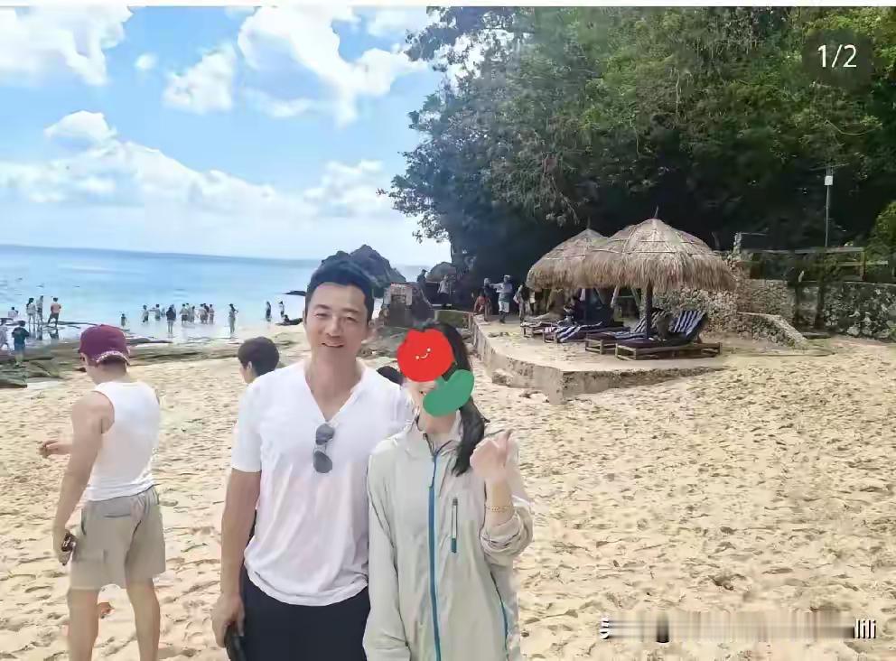 小菲晒娃不是很正常吗？他又不是明星，有什么问题。他自己的孩子，自己想怎么晒就怎么