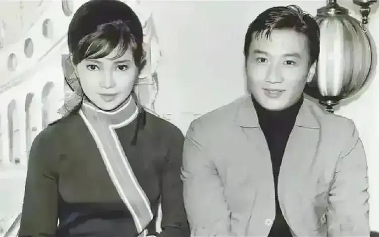 谢贤和秦祥林曾是“银色鼠队”七人组中的两个结拜弟兄。而邵氏“七公主”之一萧芳芳